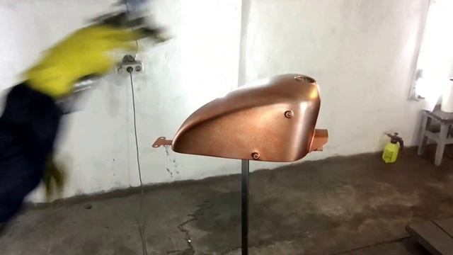 Как покрасить детали мотоцикла кенди + флейки , эксклюзивчик в гараже смотреть онлайн