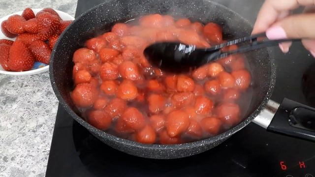 А ВЫ ЖАРИТЕ КЛУБНИКУ?ЛЮБИМЫЙ РЕЦЕПТ КЛУБНИЧНОГО ВАРЕНЬЯ.