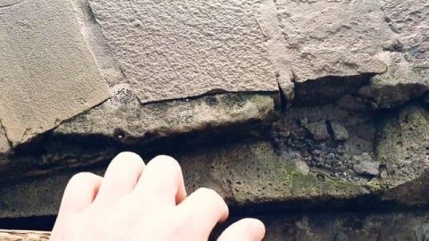 #Стройка #Домнаюге Кладка камня на количество,а не на качество.