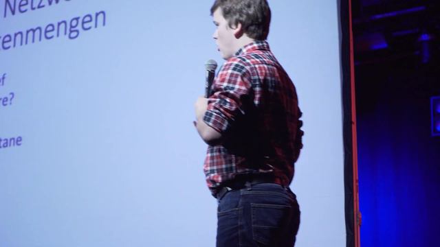 'KI: Wie wir Proteine zum schwitzen bringen' - Bryan Nowack beim #73 Science Slam Berlin смотреть онлайн