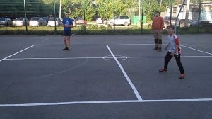 Игра в квадрат во дворе