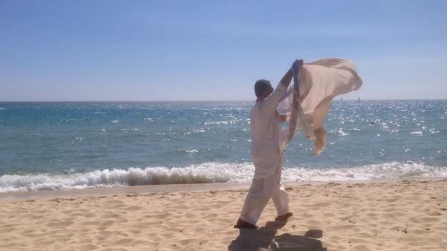 №4а Продавец платков на пляже острова Сардиния. (серия маленькая Европа). смотреть онлайн