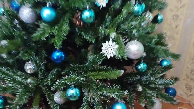 ВЛОГ/ СТАВИМ И УКРАШАЕМ НАШУ БОЛЬШУЮ ЁЛКУ 10.12.22. смотреть онлайн