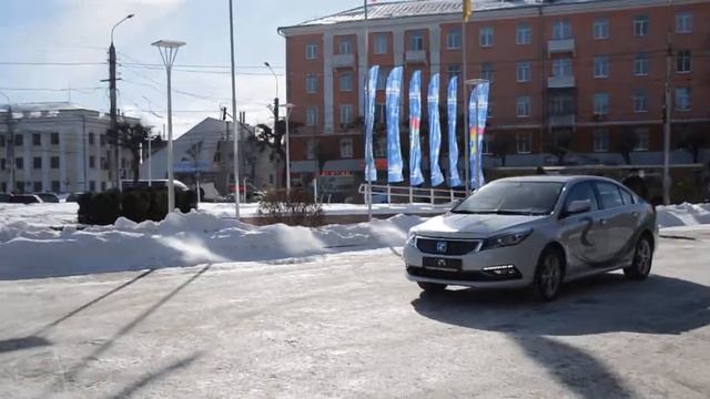 Губернатор Николай Любимов за рулем электрокара Zotye Z500EV смотреть онлайн