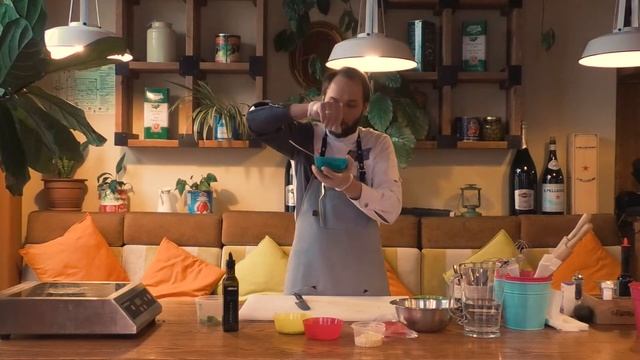 Салат с мякотью авокадо, булгуром и тунцом (ЗОЖ блюдо)