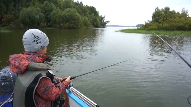 Как поймать щуку. Первая щука в жизни. Троллинг выручил. смотреть онлайн