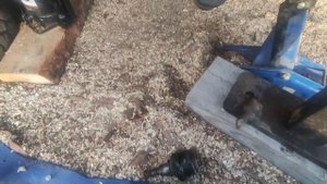 меняем шаровую на Амароке при помощи молотка, трубы и кувалды