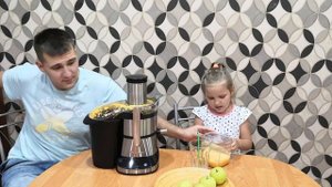 Обзор центробежной соковыжималки Kitfort KT-1112, справится даже ребёнок!