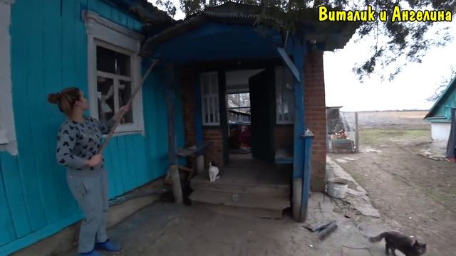 ПОКРАСИЛИ 100-ЛЕТНИЙ СЕЛЬСКИЙ ДОМ / ДОМ ДО И ПОСЛЕ / СТАЛО ОЧЕНЬ КРАСИВО смотреть онлайн