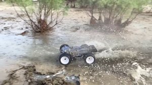 JLB Cheetah RC Car vs Traxxas Slash 4x4 | Remote Control Car | RC Cars