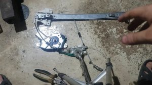 mazda demio dw3w левый руль замена троса  стеклоподъемника