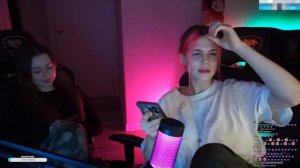 АКУЛИЧ НАПИСАЛА СТИХИ ДЛЯ КОРЕША / AKYULIYCH СТРИМ