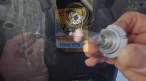 Как заменить лампочку в фаре Фольксваген Пассат Б8? Меняем не открывая капот!