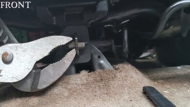 How to remove the Front seats - Audi A4 B5 смотреть онлайн