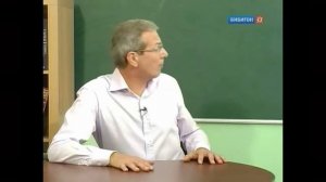 Рукопожатие. Детская площадка.