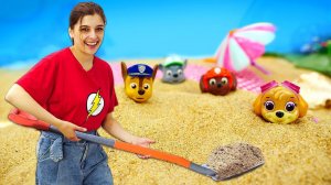 Видео для детей. Игрушки Щенячий Патруль на пляже - Ищем Скай с Шоу ToyClub! @Игрушки Gulliver