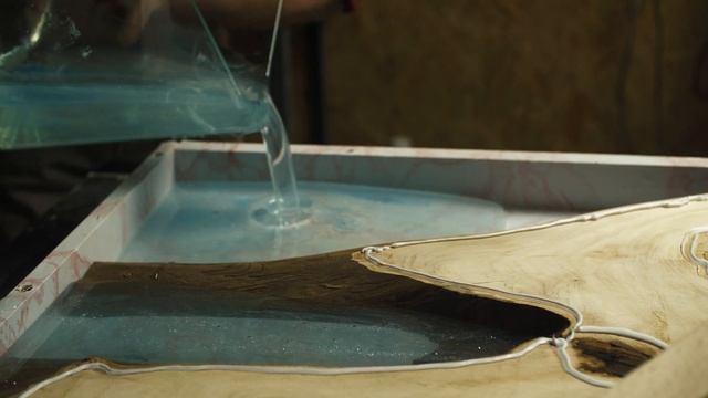 ? Стол из эпоксидной смолы | Стол-река (Семен Стародубцев). Смола для заливки столешниц.