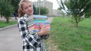 VLOG Получили УЧЕБНИКИ? Взяли справку. Подарки от Vredina Life