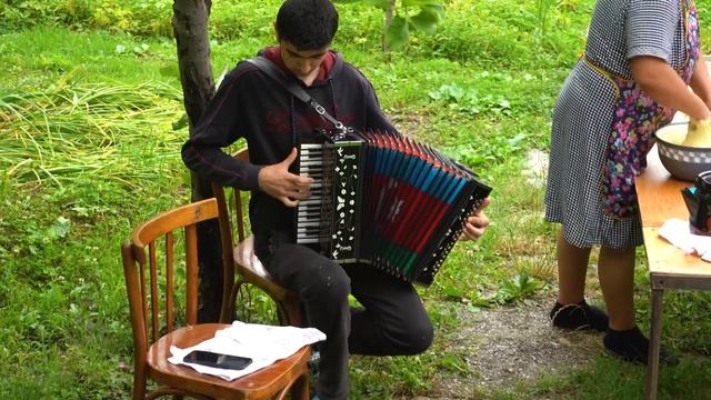We Climbed the Mountain to Kish Village to Bake Sheki Tandir Bread Omelette for Lunch смотреть онлайн