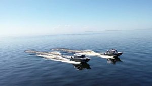 Волжанка 67 и Voyager 700 в середине Рыбинки