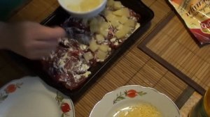 Мясо по французски (с ананасом, под сыром)