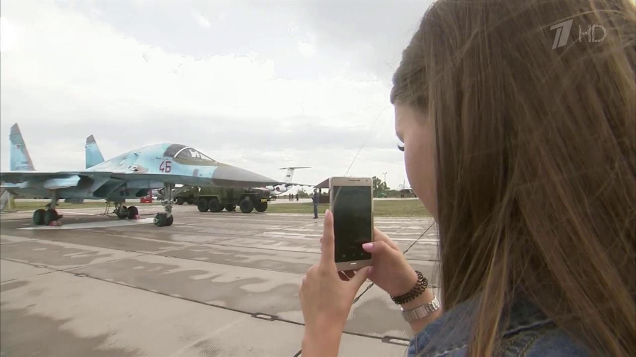 В высшем авиационном училище на Кубани начался набор военных летчиц