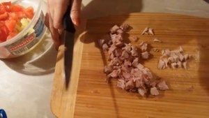 Салат с копченой курицей