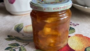 Янтарь в банке у Маринессы в коллекции.