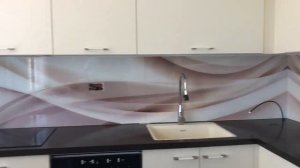 фартук на кухню, стеклянный фартук, скинали для кухни ,плитка из каленного стекла в Израиле