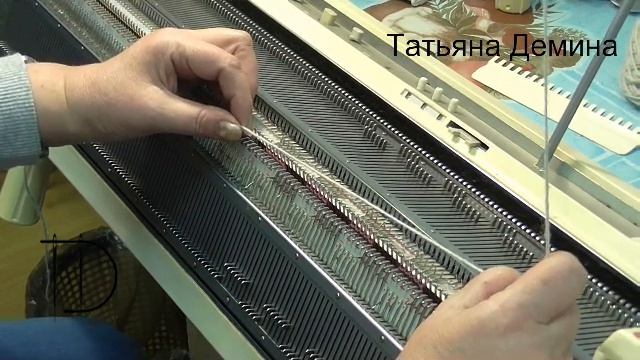 Необычный набор петель на резинку различного разбора на вязальной машине смотреть онлайн