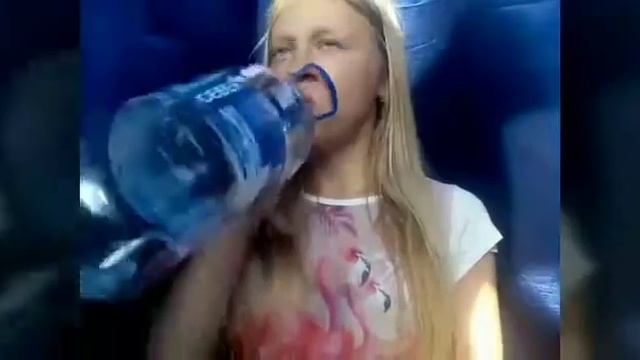 Пробую вкусняшки моих Питомцев//чуть не отравилась кормом для кролика//Dream Pets смотреть онлайн