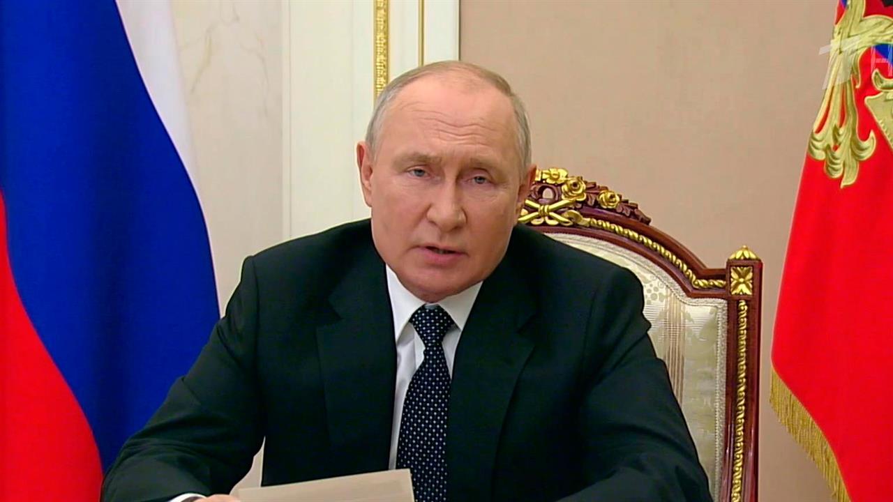 Президент провел совещание по вопросам формирования бюджета России на три года