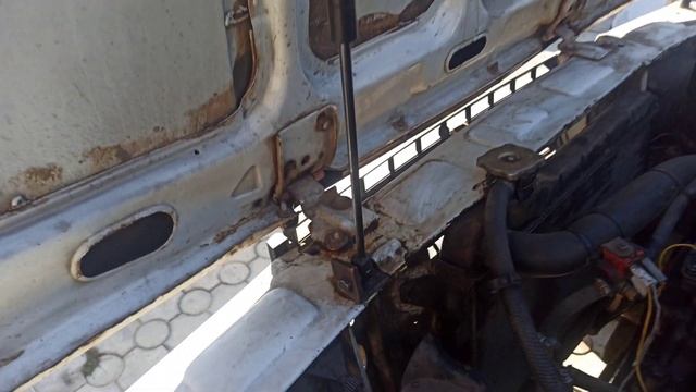 Газовые упоры на ВАЗ 2107 смотреть онлайн