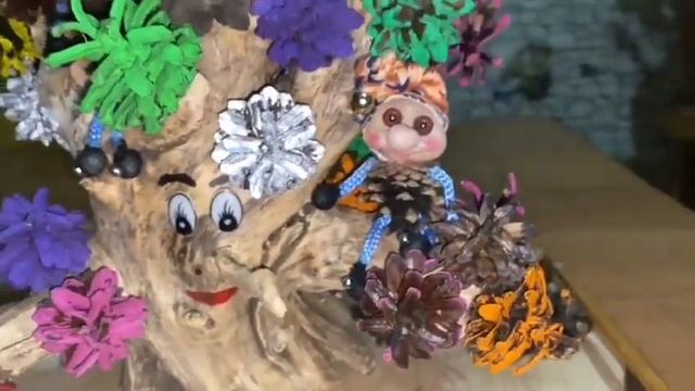 сделано из корня дерева и шишек своими руками, осенняя поделка смотреть онлайн