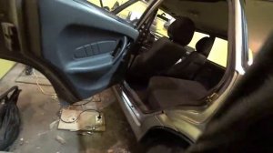 Покраска баллончиком в гараже. Как перекуп готовит тачку к продаже.