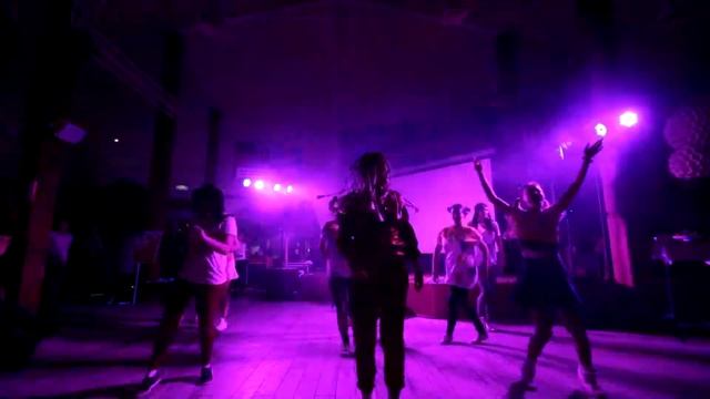 Самые веселые танцующие бухгалтеры))) Постановка к корпоративу) смотреть онлайн