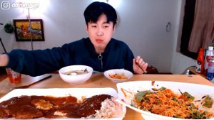 대왕치즈돈까스와  비빔국수마구마구 먹방 social eating Mukbang(Eating Show)
