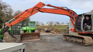 hitachi ex135 excavator