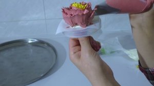 ПИОНЫ ИЗ КРЕМА Как сделать цветы из крема Украшение торта Cream cake