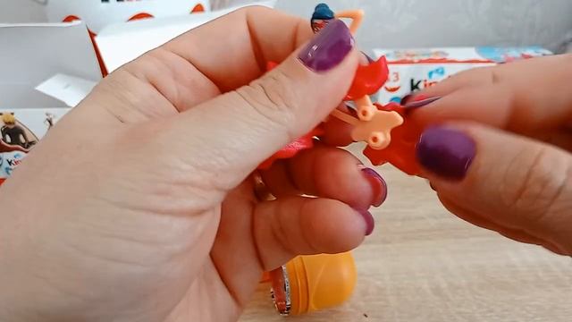 kindersurprises Леди Баг и Супер Кот. Распаковка  яиц Киндер сюрприз ?
