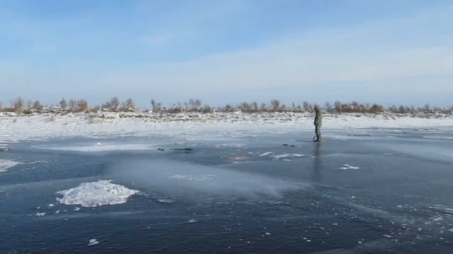 Рыбалка по первому льду. Пойма Иртыша 26.11.16 смотреть онлайн