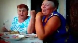Палец в жо, палец в жёлтеньком колечке