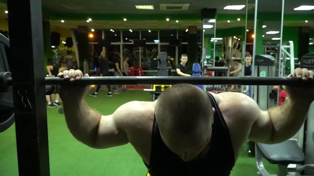 Тренировка ног Аркадия Величко и Никиты Загорулько! смотреть онлайн