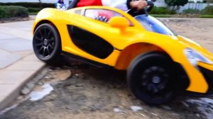 Влад и Никита играют и катаются на детских машинка Сборник видео для детей