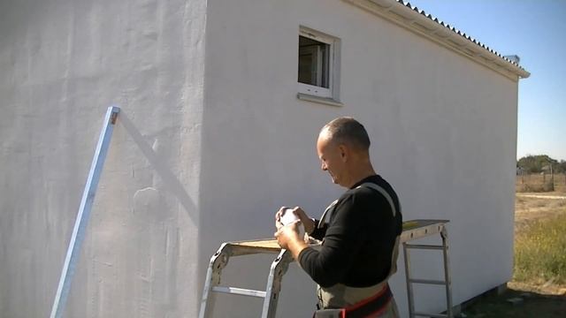Строительство времянки. Монтаж пластиковой водосточной системы.