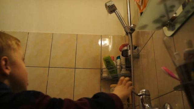 Крутой светодиодный душ для чистых рождественских душ :)