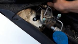 Установка газового упора капота Honda Civic 8