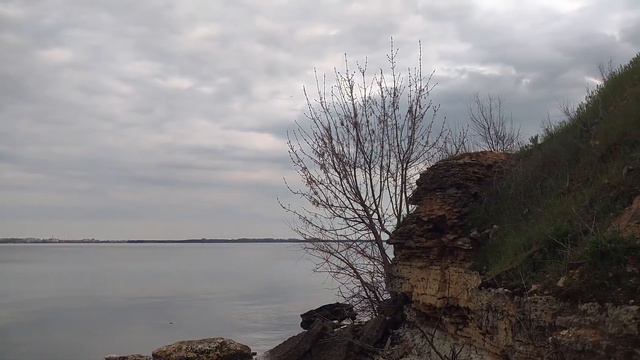 Очень красивый берег на р.Днепр. Необыкновенный вид на речку. Апрель 25 день 2021 смотреть онлайн