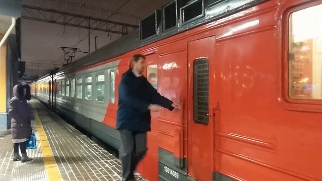 ЭД4М-0182 ЭКОПоезд На станции Кунцевская смотреть онлайн