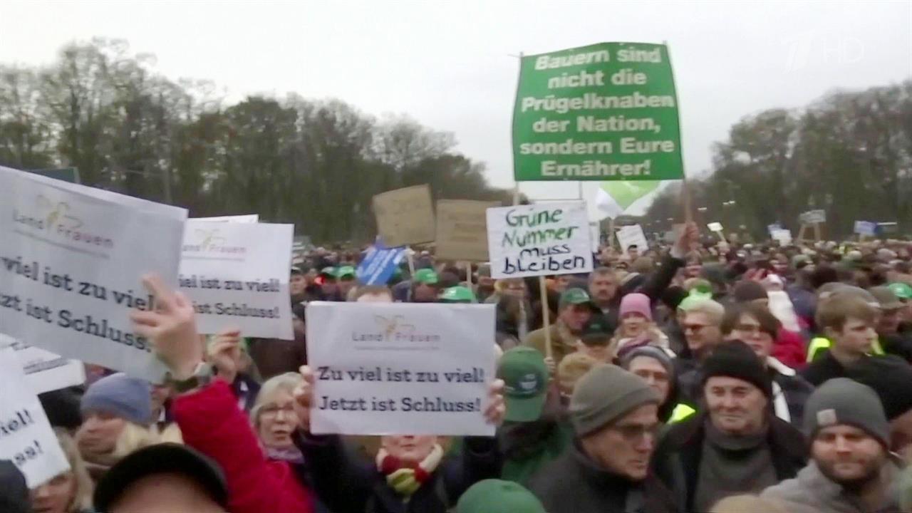 В Германии фермеры возмущены планами властей урезать субсидии на фоне роста помощи киевскому режиму